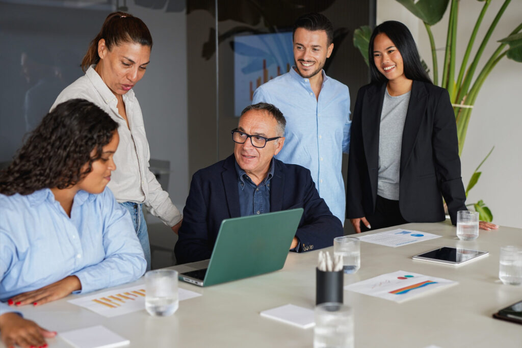 What Makes a Day Desk the Best Option for Those Without an Office